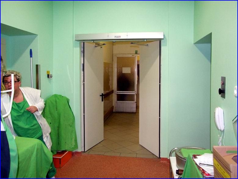 Ajt�nyit� referencia - �rp�d K�rh�z