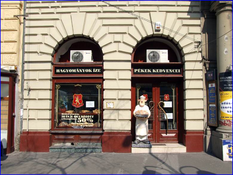 Ajt�nyit� referencia - P�ks�g