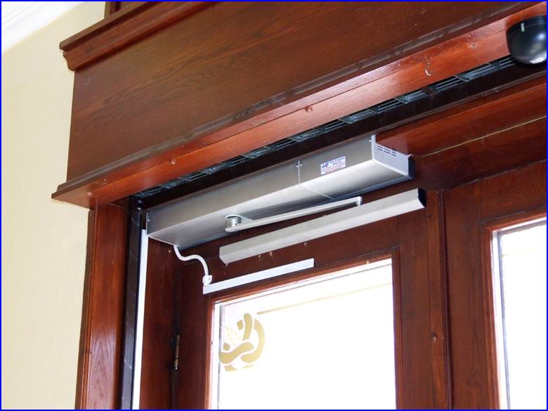 Ajt�nyit� referencia - P�ks�g