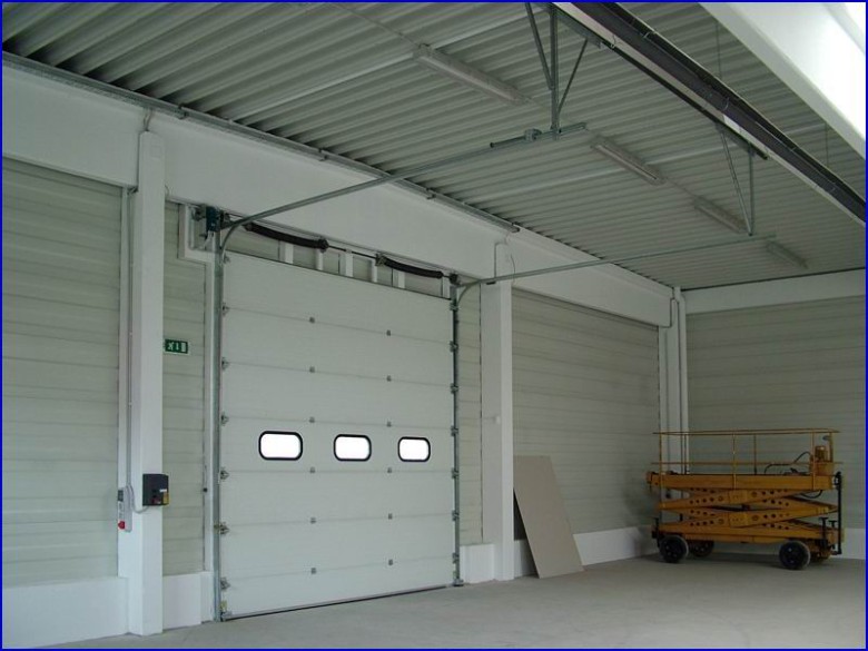 Ipari kapu referencia - F�nix Kft