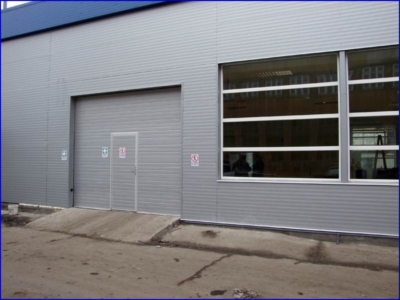 Szekcion�lt ipari kapu referencia