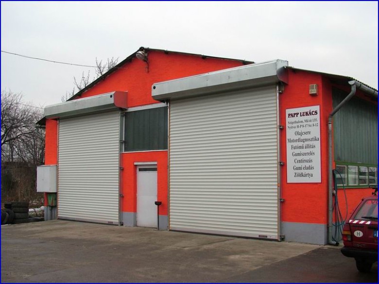 Ipari kapu referencia - Papp Luk�cs - Aut� �s gumiszerviz h�szigetelt red�nykapu