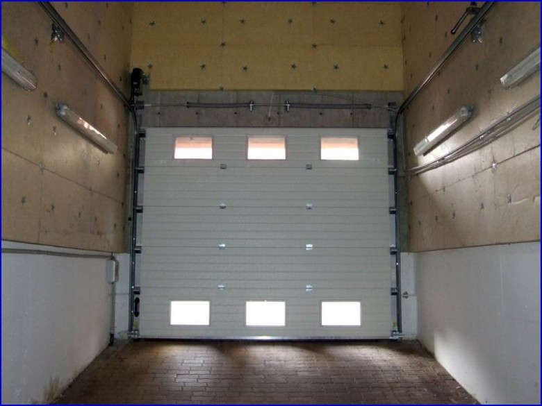 Ipari kapu referencia - T�rsash�zi teremgar�zs