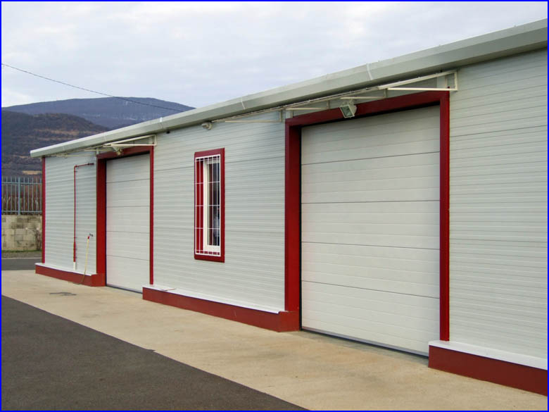 2db h�szigetelt ipari kapu az Abamet�l Kft-n�l