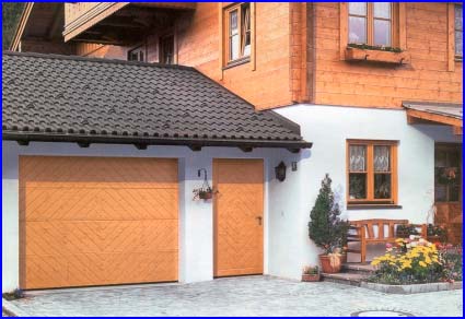 Tmrfa Hrmann garzskapu mellkajtval