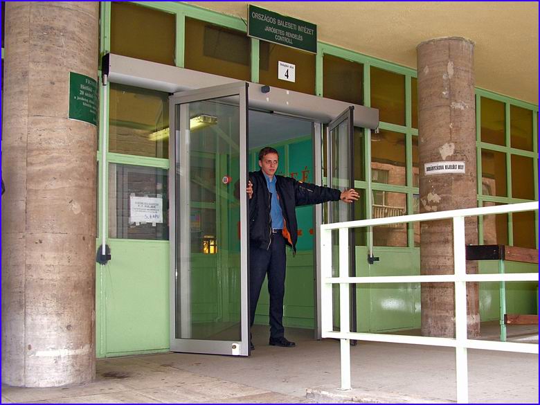 Automata ajt� referencia - Orsz�gos Traumatol�giai (Baleseti) Int�zet