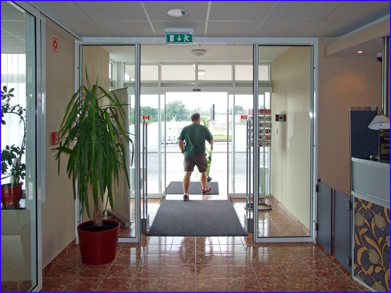 Automata ajt� referencia - HOTEL Canada