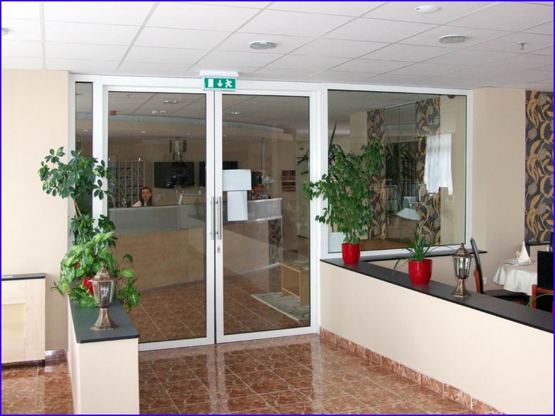 Automata ajt� referencia - HOTEL Canada