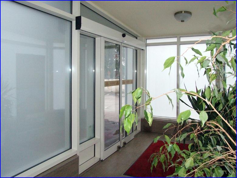 Automata ajt s vegportl referencia - Hotel Korona