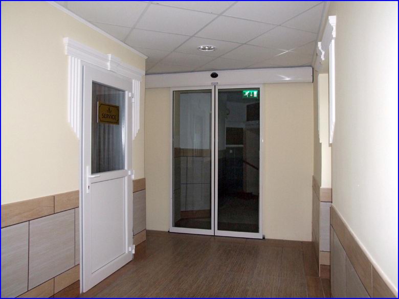 Automata ajt s vegportl referencia - Hotel Korona