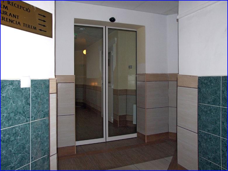 Automata ajt s vegportl referencia - Hotel Korona