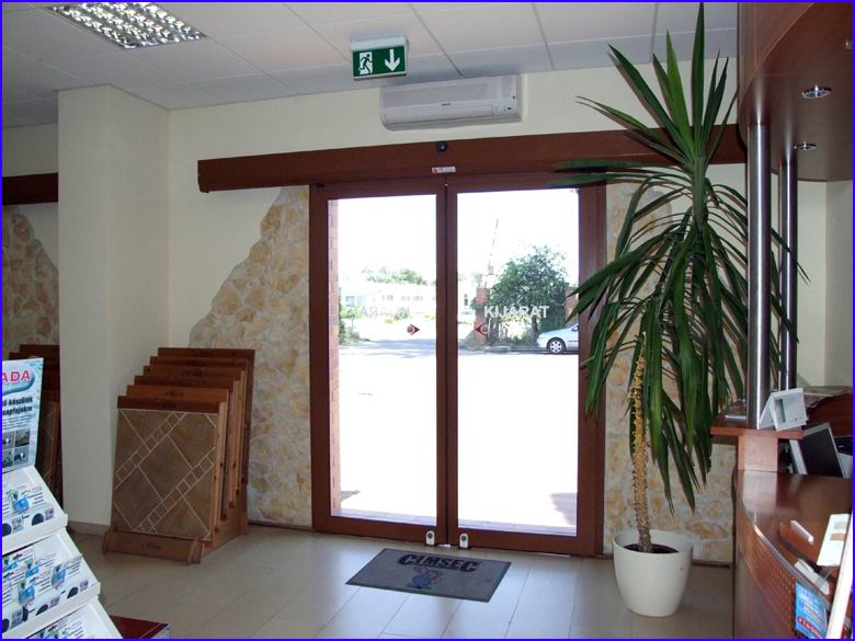 Automata ajt� referencia - Royal Ker�mia