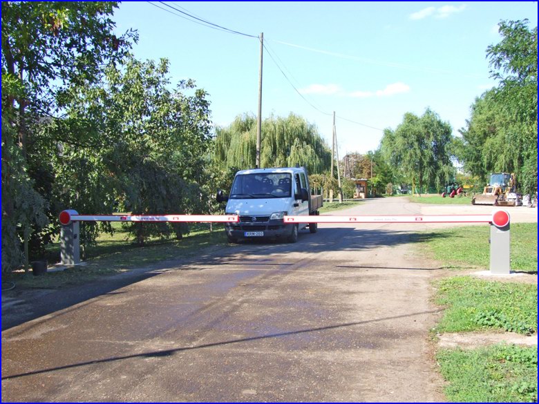 Soromp� el�tt kihajt�sra v�rva a Kardosk�t Zrt telephely�n